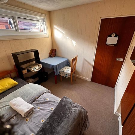 Double Room Best Location Near Shopping Center & Free Parking Κόβεντρι Εξωτερικό φωτογραφία